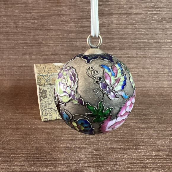 Vintage Cloisonné Christmas Ball Ornament – Floral Silver Enamel 3″ VTG - Picture 3 of 15